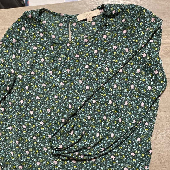 LOFT Ditsy Bloom Draped Sleeve Top - Picture 6 of 14